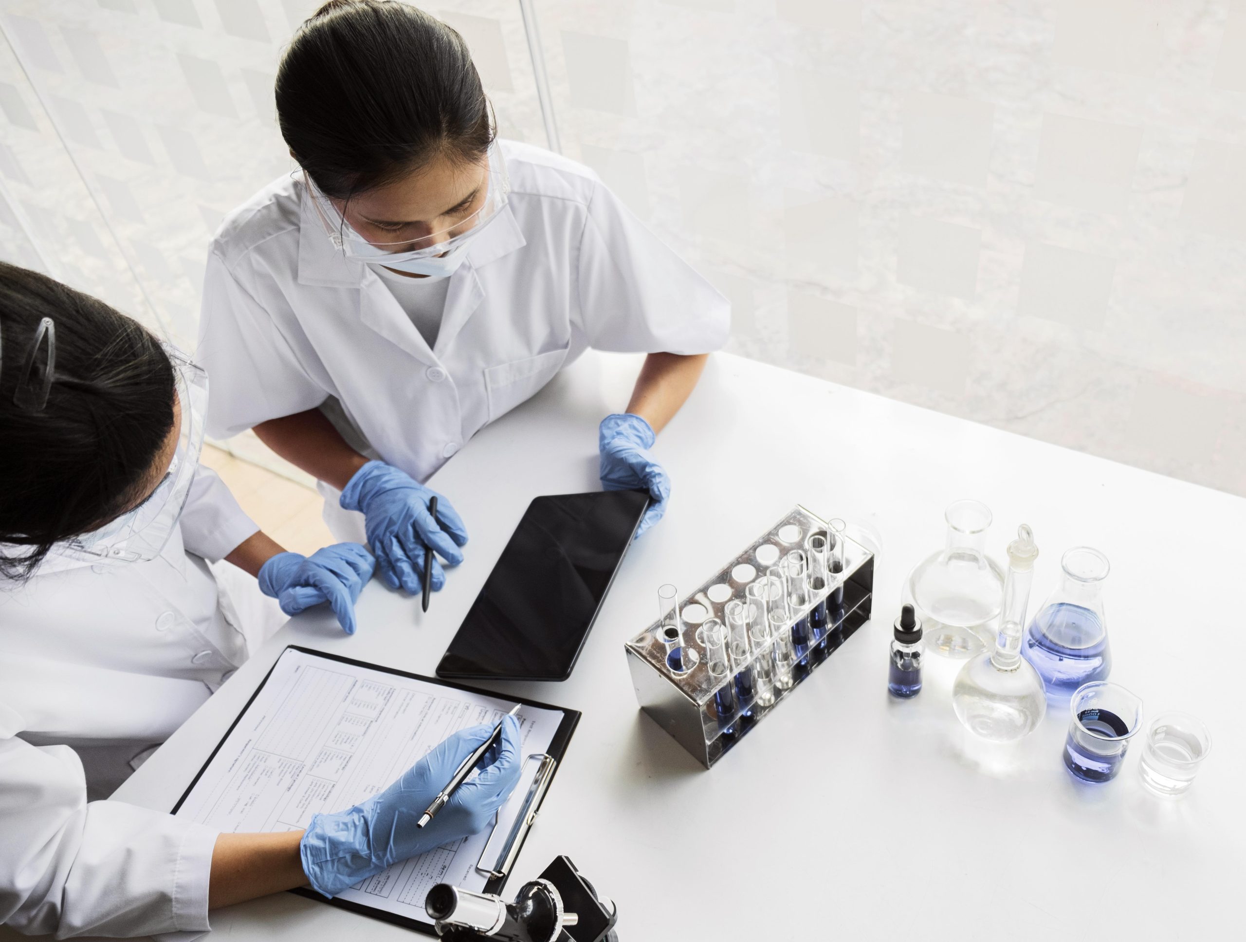 women-working-chemical-project-new-discovery-scaled.jpg